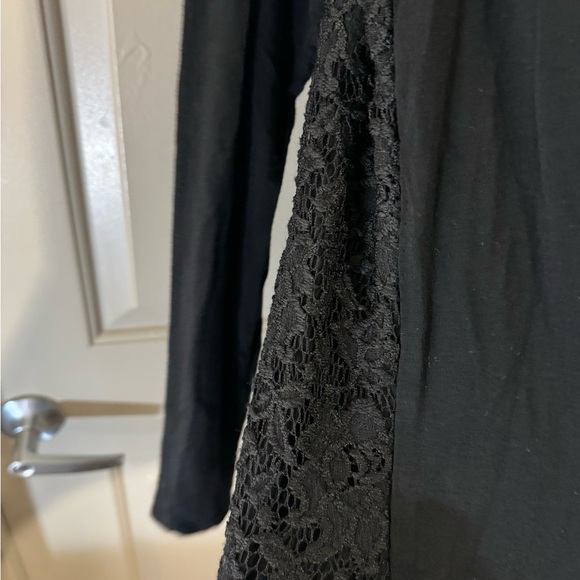 White House Black Market Long Sleeve Tee with Floral Detail - Picture 3 of 4